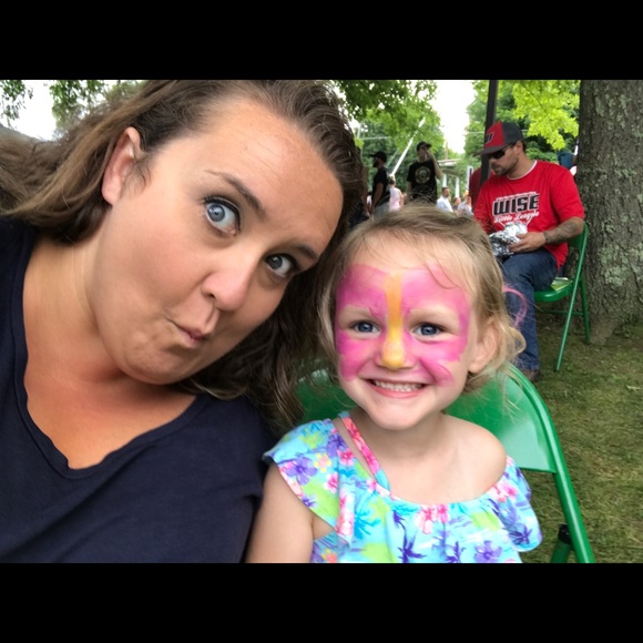 Meet your Posher, Jessalyn - Picture 1 of 1